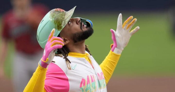 Fernando Tatis Jr. pega jonrón y Padres vencen a Diamondbacks