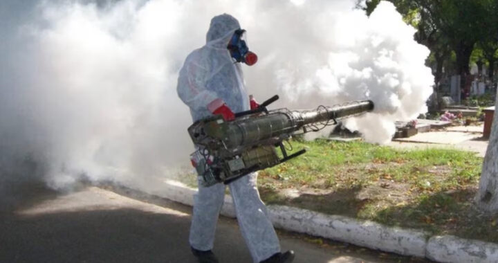 Salud Pública trabaja contra el dengue en Maquiteria, Villa Duarte
