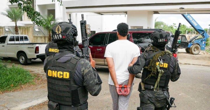 Detienen dos hombres vinculados a cargamento de cocaína decomisado en puerto Caucedo